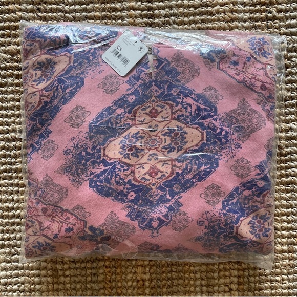 SOLD💝NEW Free People Printed It's a Vibe Hoodie In Desert Rose Combo Pink - Picture 9 of 16